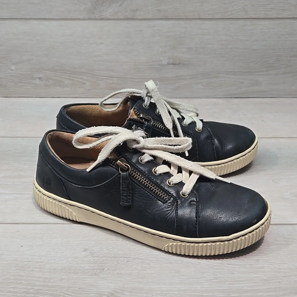 Born Women Black Leather Sneakers with White Laces Shoes Sz 7M